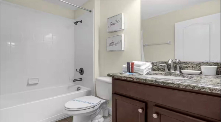 KISSIMMEE, Florida 34747, 5 Bedrooms Bedrooms, ,5 BathroomsBathrooms,Residential,For Sale,BANANA PALM,0,MFRO6412256
