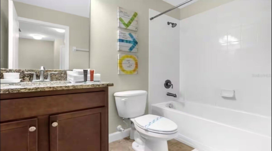 KISSIMMEE, Florida 34747, 5 Bedrooms Bedrooms, ,5 BathroomsBathrooms,Residential,For Sale,BANANA PALM,0,MFRO6412256