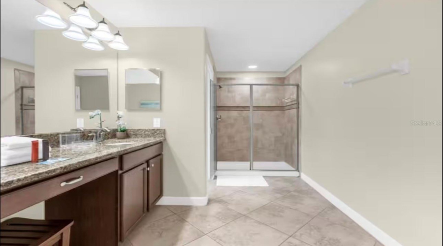 KISSIMMEE, Florida 34747, 5 Bedrooms Bedrooms, ,5 BathroomsBathrooms,Residential,For Sale,BANANA PALM,0,MFRO6412256