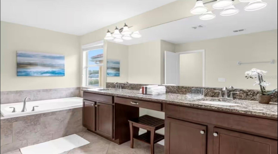 KISSIMMEE, Florida 34747, 5 Bedrooms Bedrooms, ,5 BathroomsBathrooms,Residential,For Sale,BANANA PALM,0,MFRO6412256