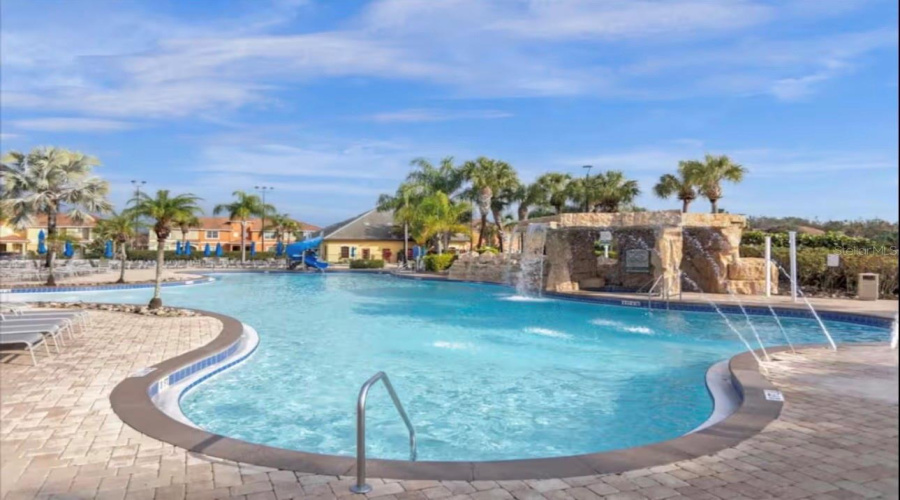 KISSIMMEE, Florida 34747, 5 Bedrooms Bedrooms, ,5 BathroomsBathrooms,Residential,For Sale,BANANA PALM,0,MFRO6412256