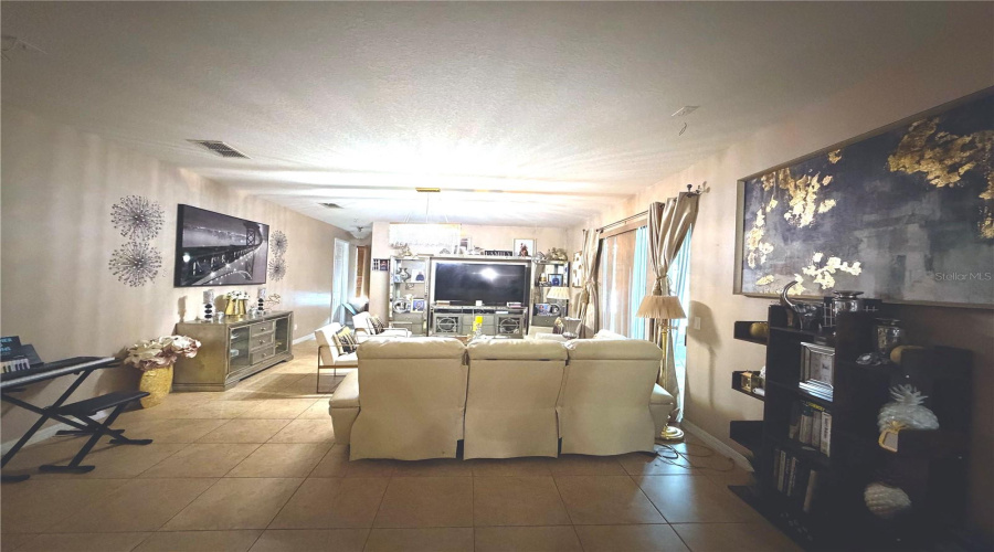 KISSIMMEE, Florida 34746, 4 Bedrooms Bedrooms, ,3 BathroomsBathrooms,Residential,For Sale,BLOSSOM DEW,0,MFRO6420101