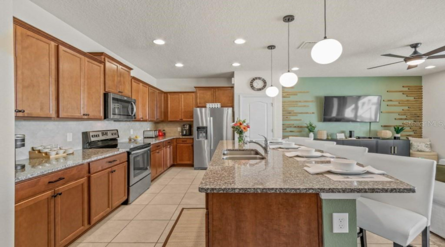 KISSIMMEE, Florida 34747, 5 Bedrooms Bedrooms, ,4 BathroomsBathrooms,Residential,For Sale,GENEVE,0,MFRO6420591