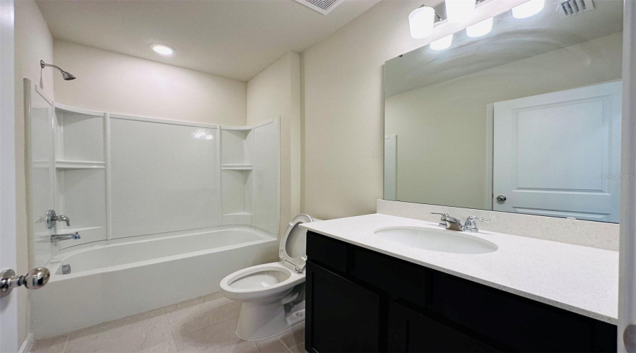 DAVENPORT, Florida 33896, 4 Bedrooms Bedrooms, ,3 BathroomsBathrooms,Residential,For Sale,ENCHANTING CT.,0,MFRO6410089