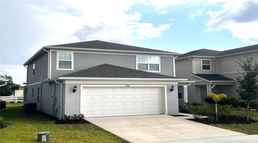 DAVENPORT, Florida 33896, 4 Bedrooms Bedrooms, ,3 BathroomsBathrooms,Residential,For Sale,ENCHANTING CT.,0,MFRO6410089