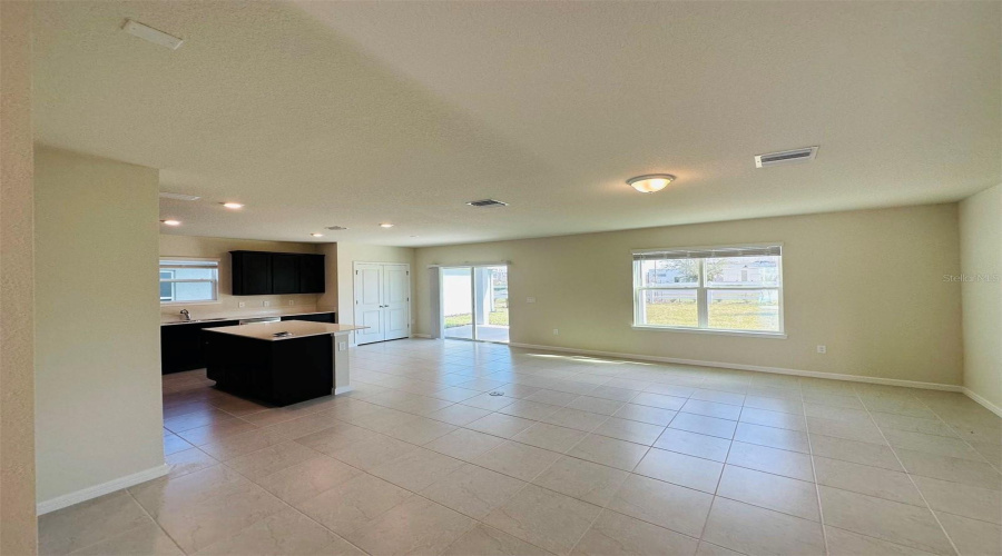 DAVENPORT, Florida 33896, 4 Bedrooms Bedrooms, ,3 BathroomsBathrooms,Residential,For Sale,ENCHANTING CT.,0,MFRO6410089
