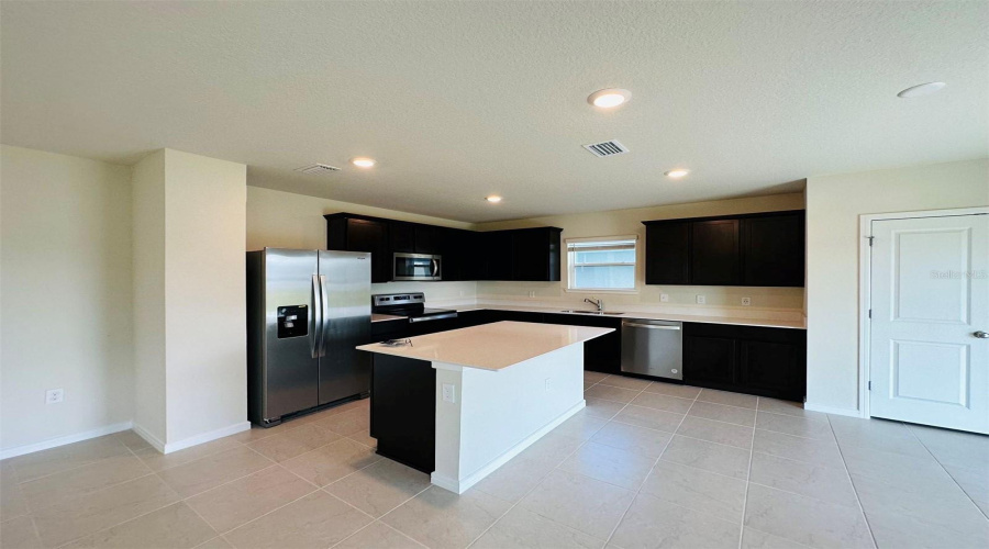 DAVENPORT, Florida 33896, 4 Bedrooms Bedrooms, ,3 BathroomsBathrooms,Residential,For Sale,ENCHANTING CT.,0,MFRO6410089