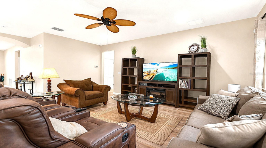 DAVENPORT, Florida 33837, 2 Bedrooms Bedrooms, ,2 BathroomsBathrooms,Residential,For Sale,ALMANSA,0,MFRS5152289