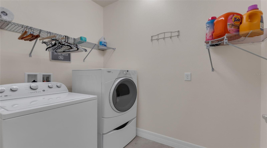DAVENPORT, Florida 33837, 2 Bedrooms Bedrooms, ,2 BathroomsBathrooms,Residential,For Sale,ALMANSA,0,MFRS5152289