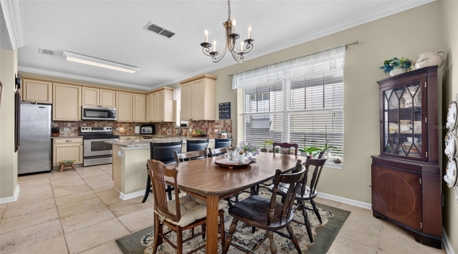 LARGE eat-in dining area in kitchen