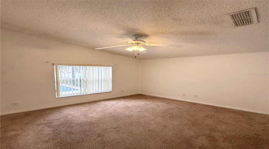 KISSIMMEE, Florida 34747, 4 Bedrooms Bedrooms, ,3 BathroomsBathrooms,Residential,For Sale,ONEIDA,0,MFRO6420584