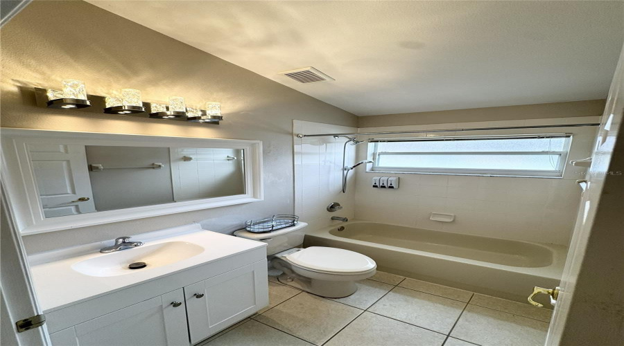 KISSIMMEE, Florida 34747, 4 Bedrooms Bedrooms, ,3 BathroomsBathrooms,Residential,For Sale,ONEIDA,0,MFRO6420584
