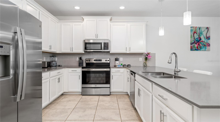 DAVENPORT, Florida 33896, 3 Bedrooms Bedrooms, ,2 BathroomsBathrooms,Residential,For Sale,SPLASH SHOT,0,MFRO6420495