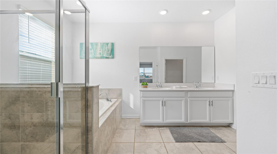DAVENPORT, Florida 33896, 3 Bedrooms Bedrooms, ,2 BathroomsBathrooms,Residential,For Sale,SPLASH SHOT,0,MFRO6420495