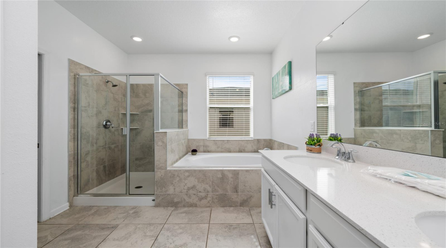 DAVENPORT, Florida 33896, 3 Bedrooms Bedrooms, ,2 BathroomsBathrooms,Residential,For Sale,SPLASH SHOT,0,MFRO6420495
