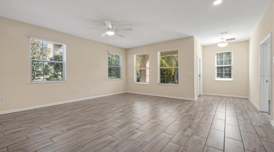 DAVENPORT, Florida 33896, 5 Bedrooms Bedrooms, ,3 BathroomsBathrooms,Residential,For Sale,SHINNECOCK HILLS,0,MFRO6420639