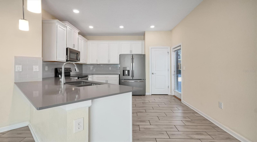 DAVENPORT, Florida 33896, 5 Bedrooms Bedrooms, ,3 BathroomsBathrooms,Residential,For Sale,SHINNECOCK HILLS,0,MFRO6420639