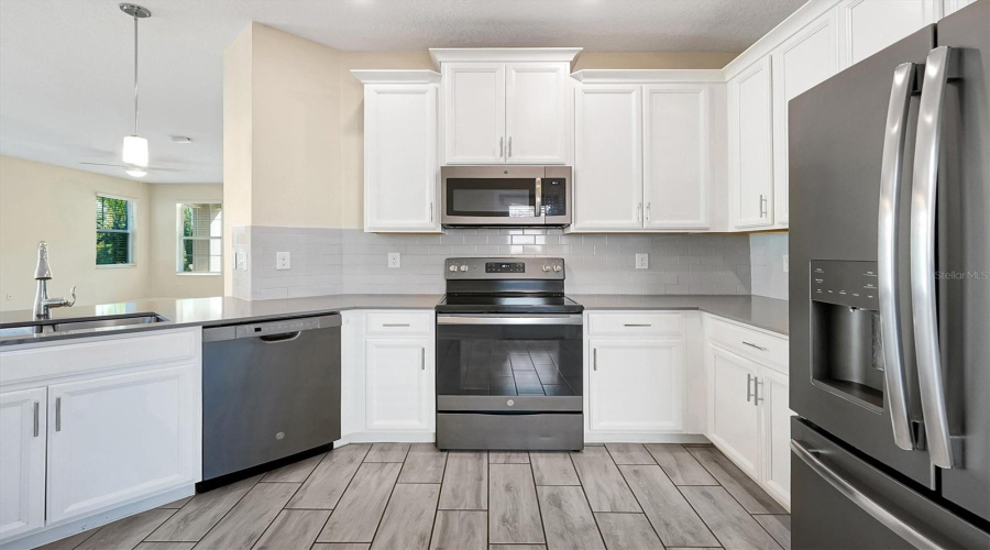 DAVENPORT, Florida 33896, 5 Bedrooms Bedrooms, ,3 BathroomsBathrooms,Residential,For Sale,SHINNECOCK HILLS,0,MFRO6420639
