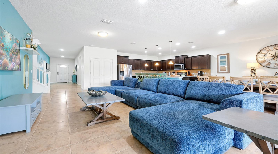 KISSIMMEE, Florida 34747, 9 Bedrooms Bedrooms, ,6 BathroomsBathrooms,Residential,For Sale,LIMA AVE,0,MFRO6420335