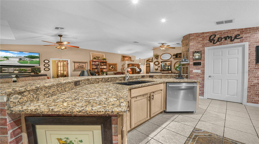DAVENPORT, Florida 33837, 3 Bedrooms Bedrooms, ,2 BathroomsBathrooms,Residential,For Sale,CHINA BERRY,0,MFRL4962959