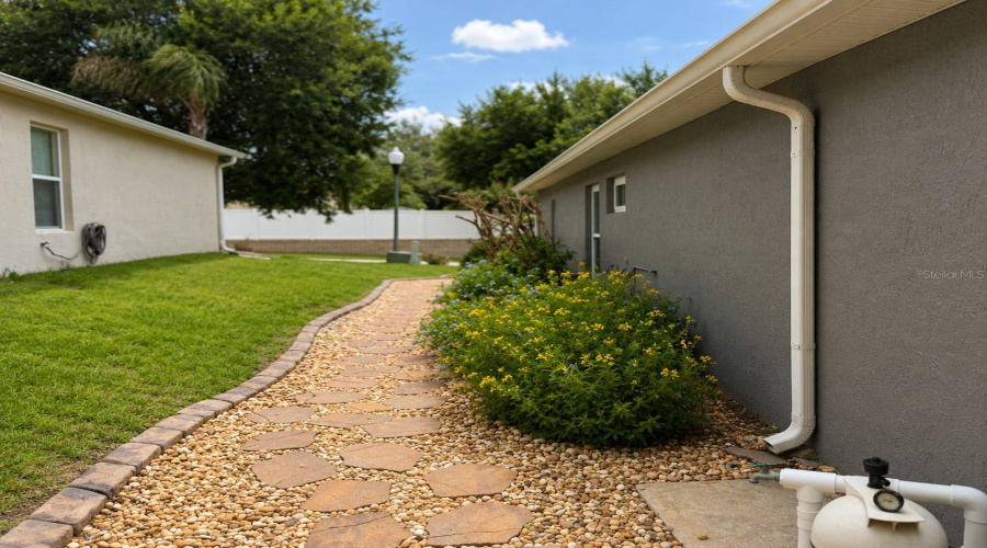 DAVENPORT, Florida 33837, 3 Bedrooms Bedrooms, ,2 BathroomsBathrooms,Residential,For Sale,CHINA BERRY,0,MFRL4962959