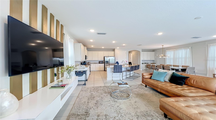Kissimmee, Florida 34747, 6 Bedrooms Bedrooms, ,5 Bathroomsbathrooms,Residential,For Sale,Southfield,0,Mfro6418227