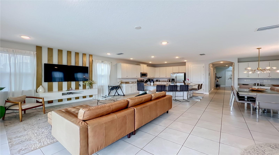 Kissimmee, Florida 34747, 6 Bedrooms Bedrooms, ,5 Bathroomsbathrooms,Residential,For Sale,Southfield,0,Mfro6418227