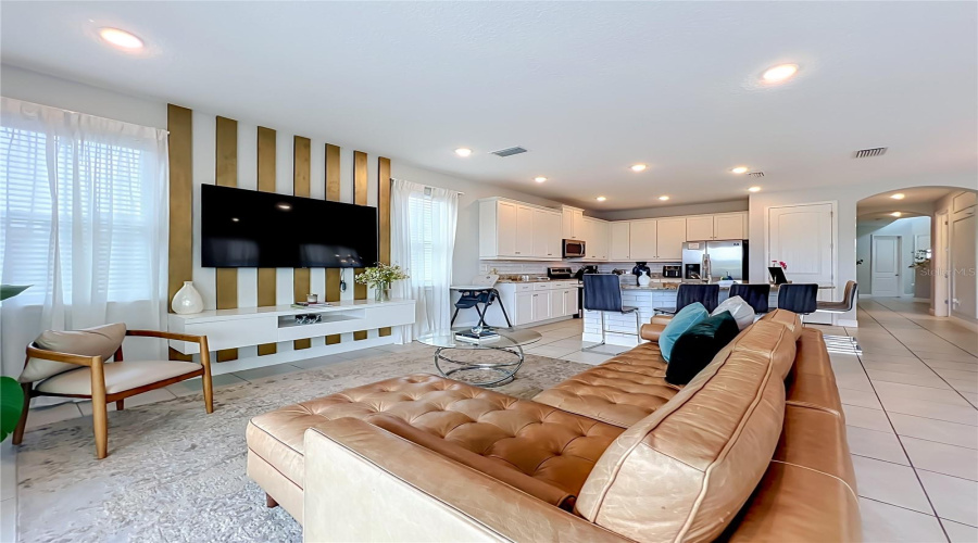Kissimmee, Florida 34747, 6 Bedrooms Bedrooms, ,5 Bathroomsbathrooms,Residential,For Sale,Southfield,0,Mfro6418227