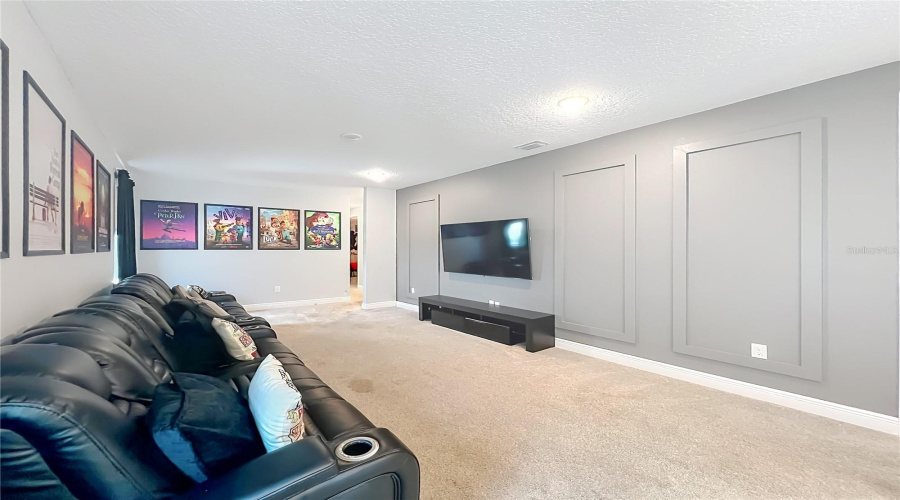 Kissimmee, Florida 34747, 6 Bedrooms Bedrooms, ,5 Bathroomsbathrooms,Residential,For Sale,Southfield,0,Mfro6418227