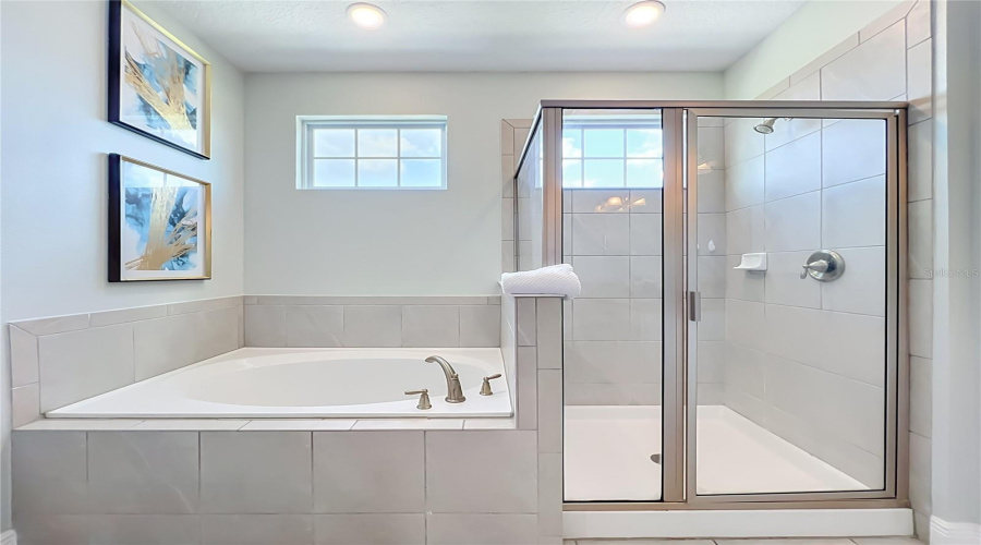 Kissimmee, Florida 34747, 6 Bedrooms Bedrooms, ,5 Bathroomsbathrooms,Residential,For Sale,Southfield,0,Mfro6418227