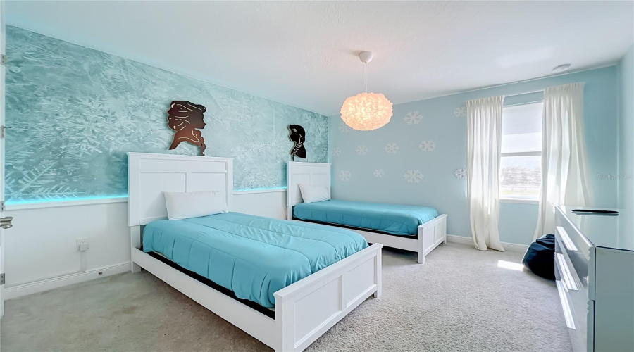 Kissimmee, Florida 34747, 6 Bedrooms Bedrooms, ,5 Bathroomsbathrooms,Residential,For Sale,Southfield,0,Mfro6418227