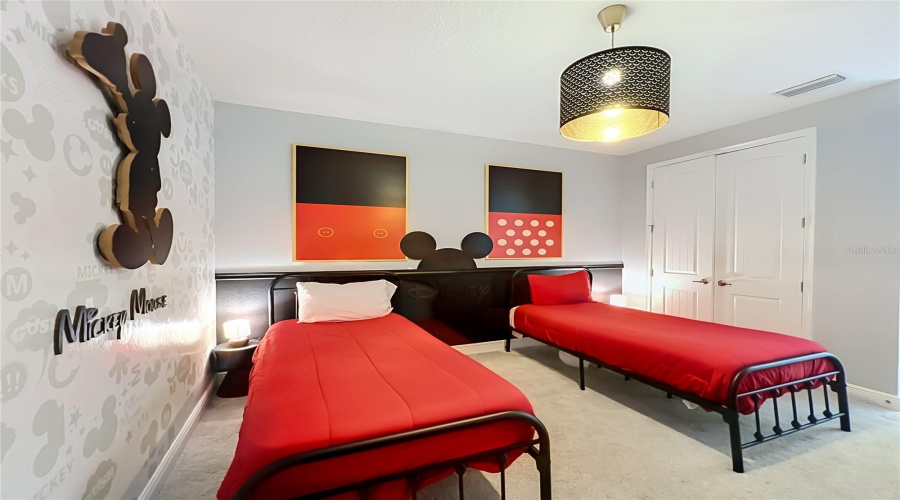 Kissimmee, Florida 34747, 6 Bedrooms Bedrooms, ,5 Bathroomsbathrooms,Residential,For Sale,Southfield,0,Mfro6418227
