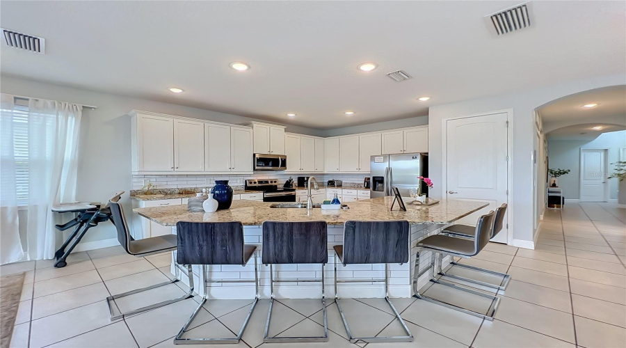 Kissimmee, Florida 34747, 6 Bedrooms Bedrooms, ,5 Bathroomsbathrooms,Residential,For Sale,Southfield,0,Mfro6418227