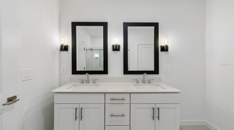 DAVENPORT, Florida 33837, 4 Bedrooms Bedrooms, ,2 BathroomsBathrooms,Residential,For Sale,REIN,0,MFRO6395417