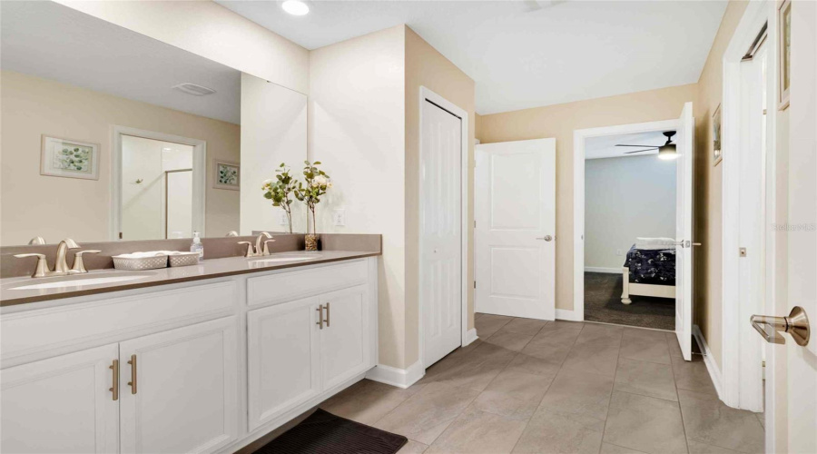Kissimmee, Florida 34746, 8 Bedrooms Bedrooms, ,5 Bathroomsbathrooms,Residential,For Sale,Narrative,0,Mfro6420720