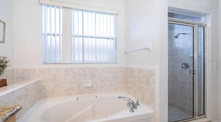KISSIMMEE, Florida 34746, 7 Bedrooms Bedrooms, ,4 BathroomsBathrooms,Residential,For Sale,RUBY RED LANE,0,MFRO6417809