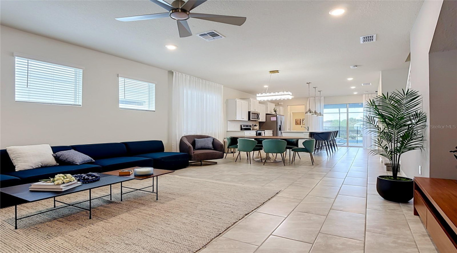 DAVENPORT, Florida 33897, 5 Bedrooms Bedrooms, ,5 BathroomsBathrooms,Residential,For Sale,LANA,0,MFRA4698371
