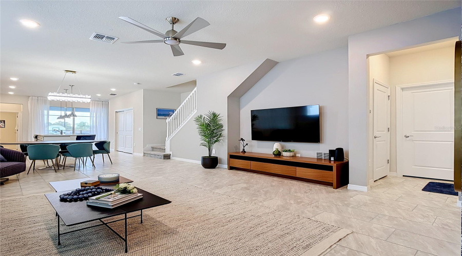 DAVENPORT, Florida 33897, 5 Bedrooms Bedrooms, ,5 BathroomsBathrooms,Residential,For Sale,LANA,0,MFRA4698371