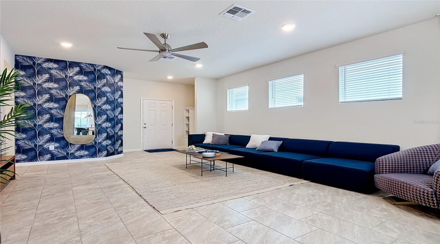 DAVENPORT, Florida 33897, 5 Bedrooms Bedrooms, ,5 BathroomsBathrooms,Residential,For Sale,LANA,0,MFRA4698371