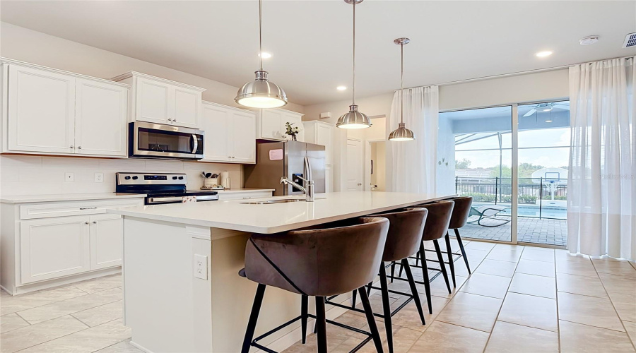 DAVENPORT, Florida 33897, 5 Bedrooms Bedrooms, ,5 BathroomsBathrooms,Residential,For Sale,LANA,0,MFRA4698371