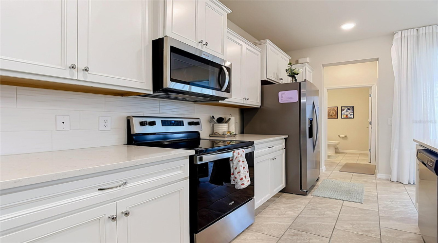 DAVENPORT, Florida 33897, 5 Bedrooms Bedrooms, ,5 BathroomsBathrooms,Residential,For Sale,LANA,0,MFRA4698371