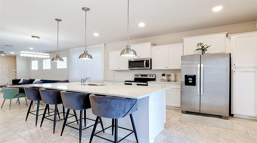 DAVENPORT, Florida 33897, 5 Bedrooms Bedrooms, ,5 BathroomsBathrooms,Residential,For Sale,LANA,0,MFRA4698371