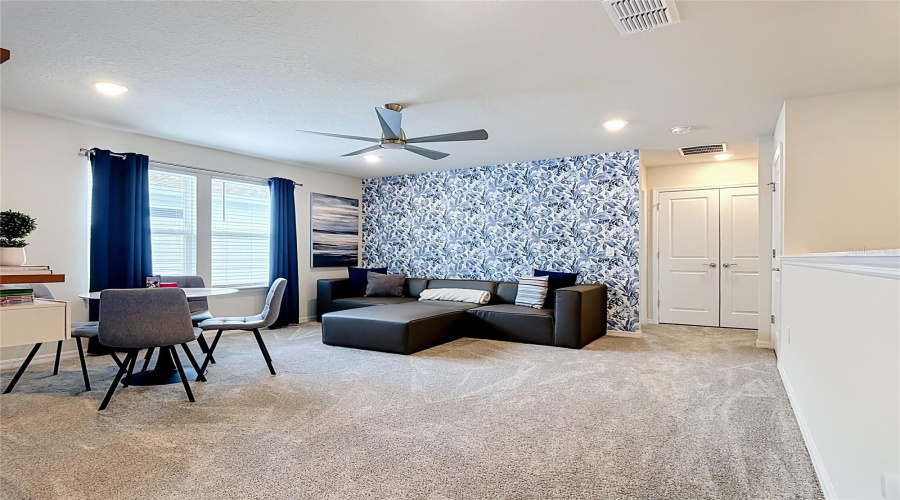 DAVENPORT, Florida 33897, 5 Bedrooms Bedrooms, ,5 BathroomsBathrooms,Residential,For Sale,LANA,0,MFRA4698371