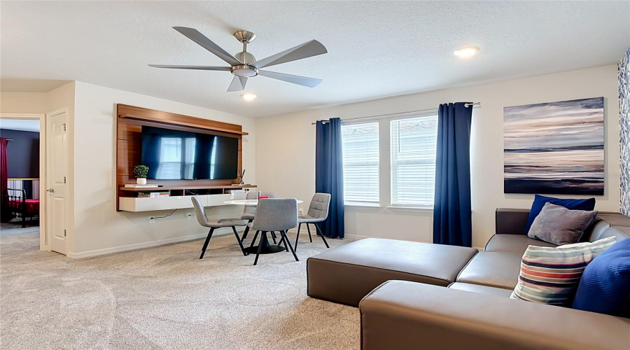 DAVENPORT, Florida 33897, 5 Bedrooms Bedrooms, ,5 BathroomsBathrooms,Residential,For Sale,LANA,0,MFRA4698371