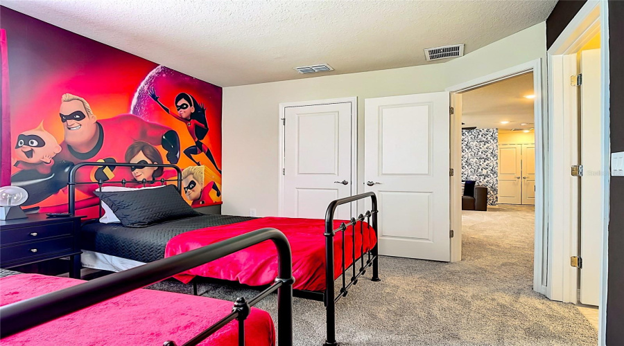 DAVENPORT, Florida 33897, 5 Bedrooms Bedrooms, ,5 BathroomsBathrooms,Residential,For Sale,LANA,0,MFRA4698371
