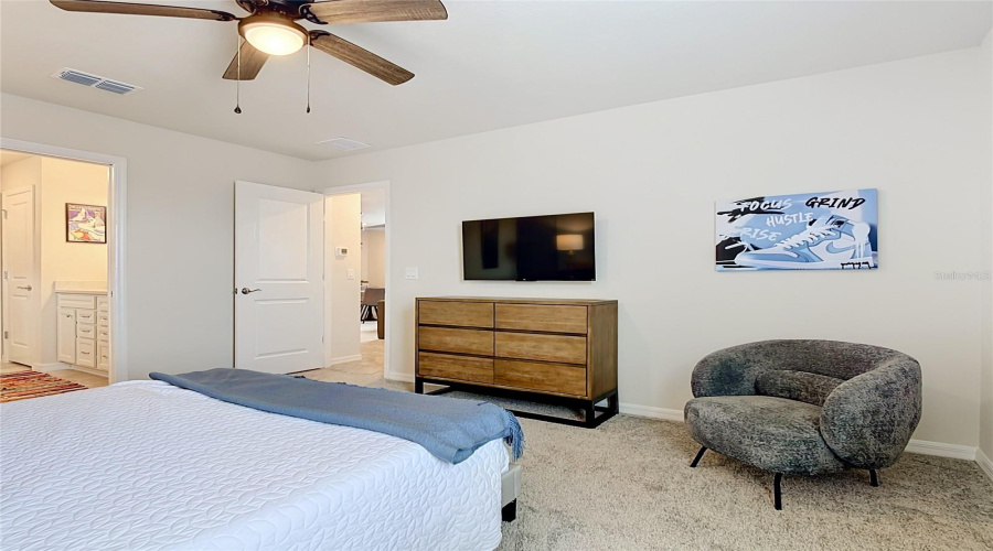 DAVENPORT, Florida 33897, 5 Bedrooms Bedrooms, ,5 BathroomsBathrooms,Residential,For Sale,LANA,0,MFRA4698371