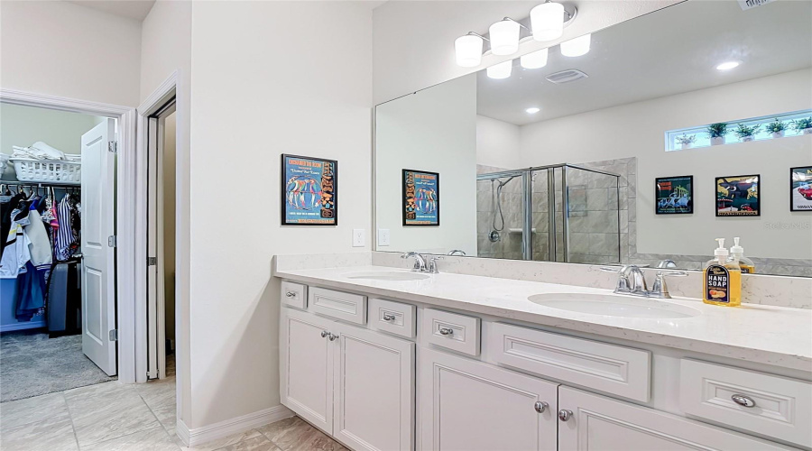 DAVENPORT, Florida 33897, 5 Bedrooms Bedrooms, ,5 BathroomsBathrooms,Residential,For Sale,LANA,0,MFRA4698371