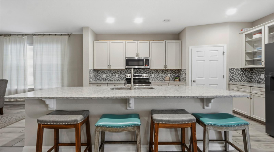 DAVENPORT, Florida 33896, 4 Bedrooms Bedrooms, ,2 BathroomsBathrooms,Residential,For Sale,ABERDEEN,0,MFRG5113772