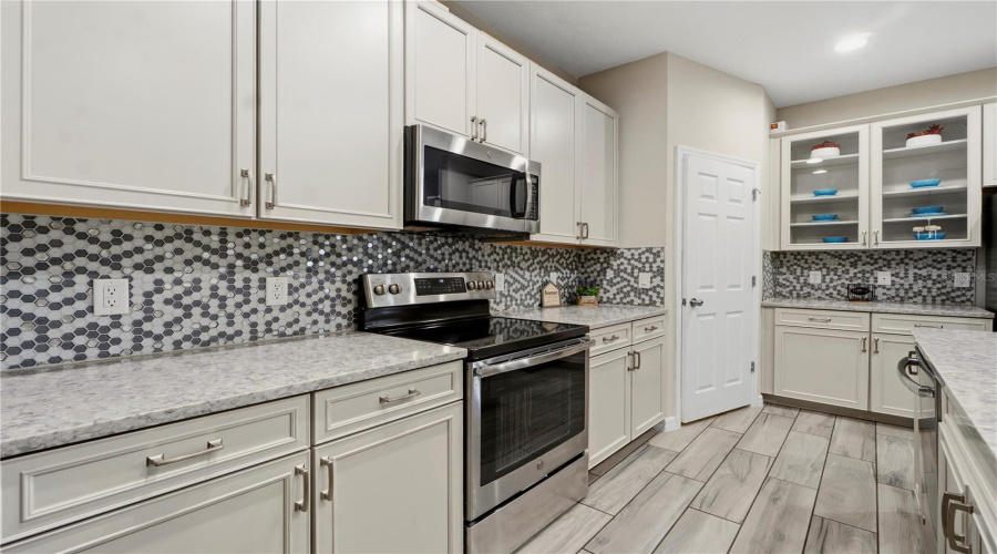DAVENPORT, Florida 33896, 4 Bedrooms Bedrooms, ,2 BathroomsBathrooms,Residential,For Sale,ABERDEEN,0,MFRG5113772