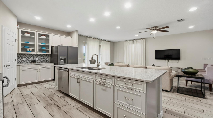 DAVENPORT, Florida 33896, 4 Bedrooms Bedrooms, ,2 BathroomsBathrooms,Residential,For Sale,ABERDEEN,0,MFRG5113772